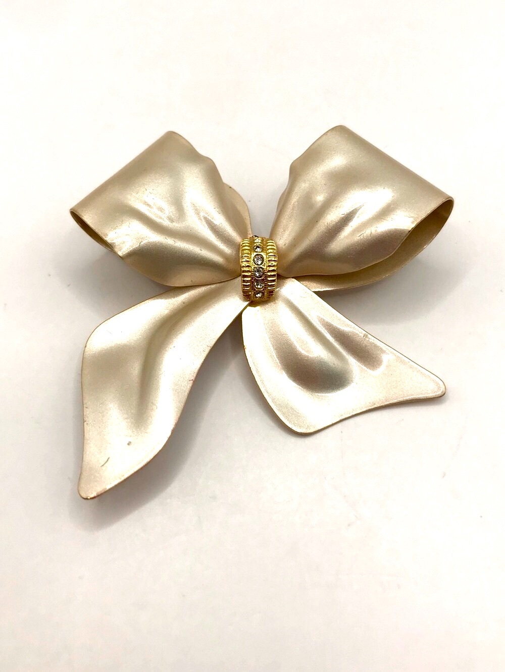 Vintage Cream Bow Brooch with Gold Accent